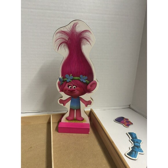 Dreamworks Trolls Poppy Magnetic Dress up Doll, Stand, Clothes, Case - Picture 5 of 8